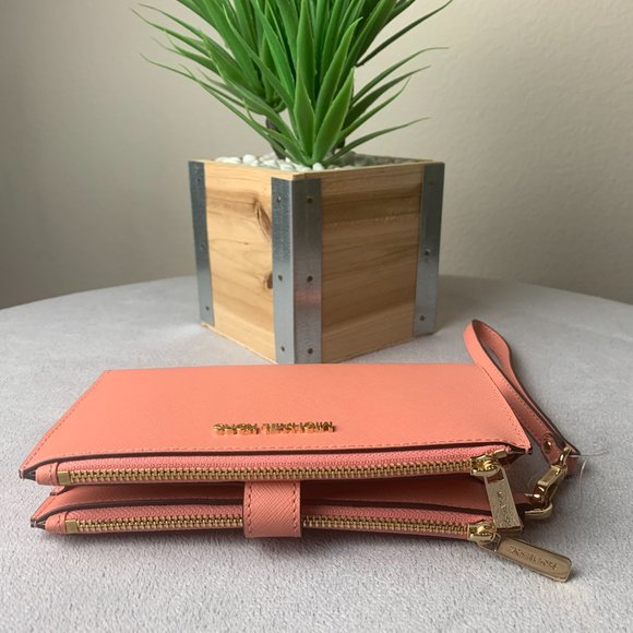 Michael Kors LG Double Zip Wristlet - Picture 3 of 6